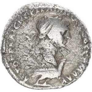 Trajanus (98-117), Phoenicia-Tyre, AR tetradrachma, Hlava panovníka zprava, vepředu
