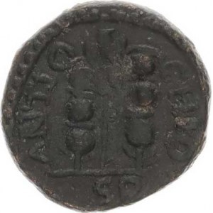 Volusianus (251-253), AE 19, Antiochie-Pisidie, praporec s orlem mezi dvěma standartami