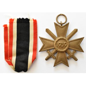 Niemcy, III Rzesza, Krzyż Zasługi Wojennej za rok 1939 z mieczami, klasa II, sygn. 18 - Karl Warster