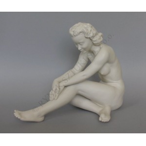 Figura art déco-Akt siedzącej kobiety, (Selb, Bawaria, I poł.XX w.)
