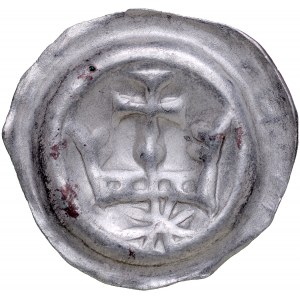 Brakteat guziczkowy, Av.: Korona, nad nią krzyżyk wsparty na kropce, pod nią gwiazda.