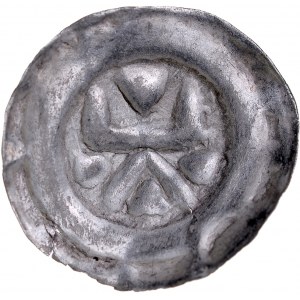 Brakteat guziczkowy II poł. XIII w., nieokreślona dzielnica, Av.: Schematyczna postać z podniesionymi rękoma, po bokach kule.