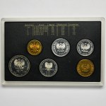 Satz, Vintage Sätze von umlaufenden Münzen 1981 und 1982 (26 Stück) - LUSTRZANKI