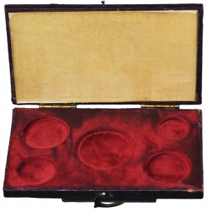 Powstanie Listopadowe, Pudełko bordowe ze złoceniami 1831