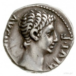 denar ok. 15-13 pne, Lugdunum; Aw: Głowa Augusta w praw...
