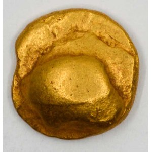 Bójové - Keltové. 2. stol. př.n.l. Mušlový statér. Výrazný hladký hrbol, půlměsíc, 15,5 mm (7,26 g)