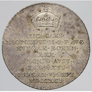 Leopold II.  Větší žeton ke korunovaci na českého krále 6.9.1791 v Praze. Pod korunou nápisy / český lev, opis. Ag 24...