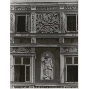 art photo 07. CHOMÊTOWSKA Zofia - Zamość. Tenement house under the angel [ca. 1930].