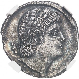 Constantin II (337-350). Silique ND (337-340), Constantinople.