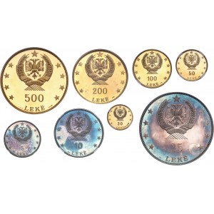 République populaire d’Albanie (1944-1991). Coffret de 8 monnaies de 20, 50, 100, 200 et 500 leke en Or, et de 5, 10 et 25 leke en argent 1968, Paris.