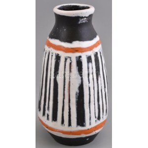 Gorka Lívia (1925-2011): Fekete-fehér-narancs váza, festett mázas kerámia, jelzett, kis mázhibákkal, m...