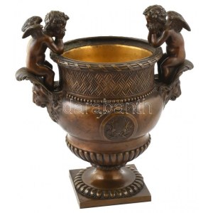 Nagy méretű kaspó puttókkal. Bronz. XIX. sz. / Large brnze pot with angels. 19th century m...