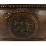 Nagy méretű kaspó puttókkal. Bronz. XIX. sz. / Large brnze pot with angels. 19th century m...