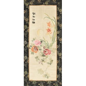 Kínai, hímzett selyem falikép, kézzel festett, jelzett. / Chinese embroidered silk picture. Signed...