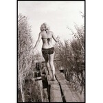 cca 1978 Velencei-tó; ,,hej mambó, leesett a bugyi és a melltartó; szolidan erotikus felvételek, 12 db vintage NEGATÍV...