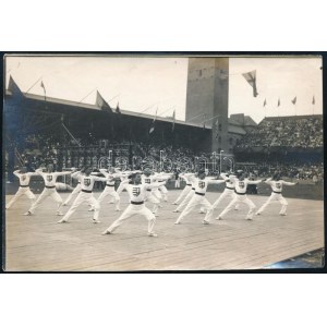 1912 A 2. helyezett magyar tornacsapat az 1912-es stockholmi olimpián, hátoldalt feliratozott fotó, szép állapotban...