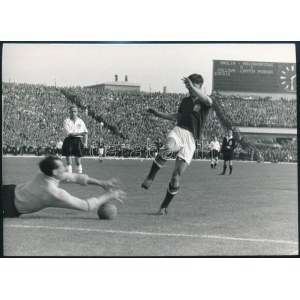 1953 Magyarország-Anglia (7-1) meccs, a 6:3 visszavágója sajtófotó, 13×17,5 cm