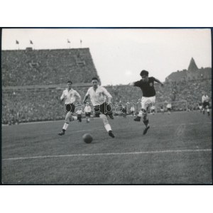 1953 Magyarország-Anglia (7-1) meccs, sajtófotó, 13×17,5 cm