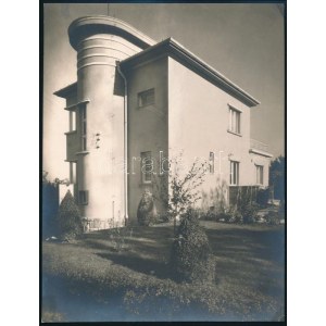 cca 1920-1930 Épületfotó, jelzetlen fotó, sarkán törésnyom, 22,5×17 cm