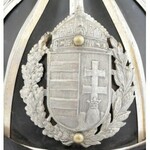 cca 1930 Lovasrendőr Zrinyi sisak, bőr-fém, fém címeres jelvénnyel, oldalán egy-egy db fém magyar koronás gombbal...