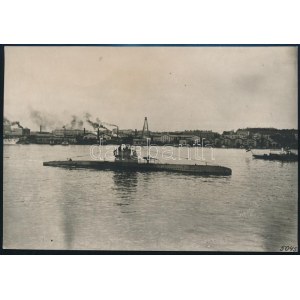 cca 1914-1918 Az Osztrák-Magyar Császári és Királyi Haditengerészet (k.u.k. Kriegsmarine) tengeralattjárója ...