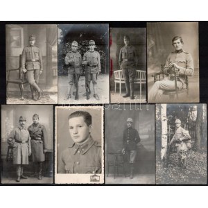 cca 1910 8 db katonákat ábrázoló fotólap / Soldiers photo postcards