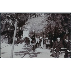 1915 Az 5-ös tisztek Prijepoljéban (Szerbia), hátoldalon nevekkel feliratozott fotó, 9×14 cm ...