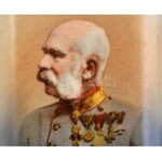 cca 1914-18 Emlék I. Világháborús porcelán bögre, matricás Ferenc József portréval (kitüntetésekkel dekorált)...