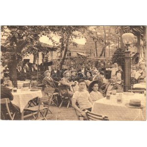 1912 Budapest VI. Waltz György Vendéglője a Kéményseprőhöz, étterem kertje, zenekar, cigány muzsikusok, pincérek...