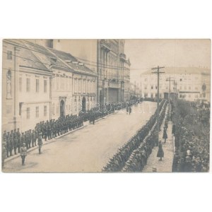 1921 Sopron, Ostenburg különítmény (csendőrzászlóalj) díszfelvonulása augusztus 29...