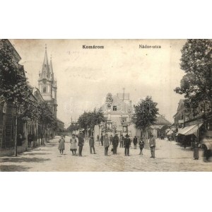 1913 Komárom, Komárno; Nádor utca, Szentháromság szobor, Löwinger üzlete, Központi szálloda...