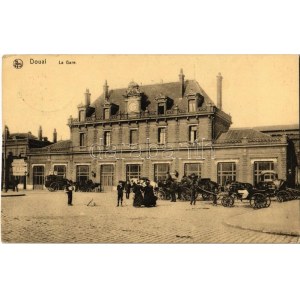 1917 Douai, La Gare / railway station, horse carts (EK)