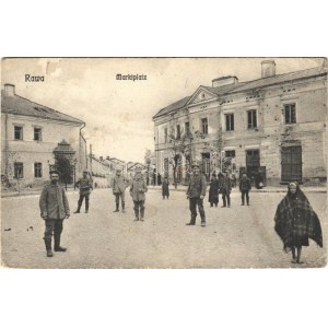 1915 Rawa Mazowiecka; Marktplatz / Pilsudski Square, German soldiers. Aufn. von Jakubowski (EK)