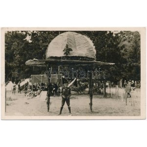 1933 Gödöllő, Cserkész Világ Jamboree, vesszőkből épített cserkész kalap / World Scout Jamboree...