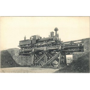 Cs. és kir. vasúti és távirati ezred által épített vasúti híd, terhelési próbája gőzmozdonnyal / K.u.K. Eisenbahn...