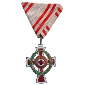 1914. A Vörös Kereszt II. Osztályú Díszjelvénye hadidíszítménnyel fülön jelzett Ag...