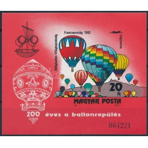 1983 200 éves a ballonrepülés vágott blokk (8.000) / Mi 162 imperforate block