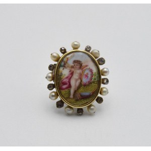 Enamel brooch