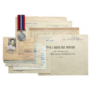 Zestaw dokumentów i brytyjski War Medal