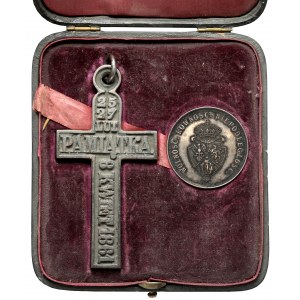 Erinnerungsstücke an den Januaraufstand - Schachtel mit der Medaille von 1863 und dem Kreuz der Volkstrauer