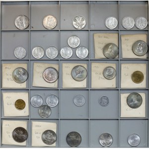 Tablett mit PRL-Münzen - einige schöne Cuproons und Zlotys 1970-72