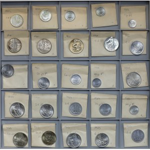 Tablett mit PRL-Münzen - darunter die unzirkulierte 1971er Rybak