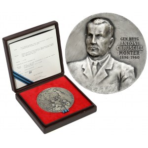 Medal SREBRO, gen. bryg. Antoni Chruściel Monter
