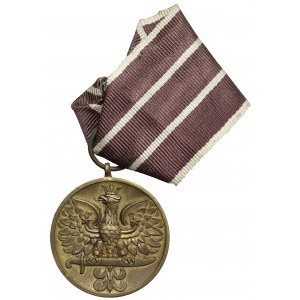 PESnZ, Medaille - Polen an seinen Verteidiger