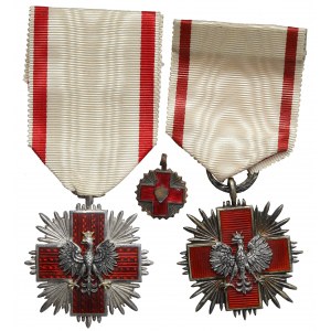 Čestné odznaky Polského červeného kříže - období IIRP a PSZnZ, sada (3 ks)