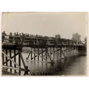 Photo of the construction of a bridge over the Stviha River in the village of Korotycze by the 1/9th Company, 1928
