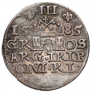 Stefan Batory, Trojak Riga 1585 - zdobená čelenka