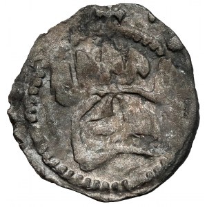 Kazimír III Veľký, krakovský denár - prilba, s nápisom na averze