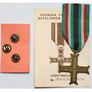 PRL, Abzeichen, Kreuz des Bauernbataillons + Anstecknadel