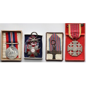 PSZnZ, Gesamtsatz, einschließlich des Silbernen Verdienstkreuzes mit Schwertern und des Kreuzes von Monte Cassino mit Kasten